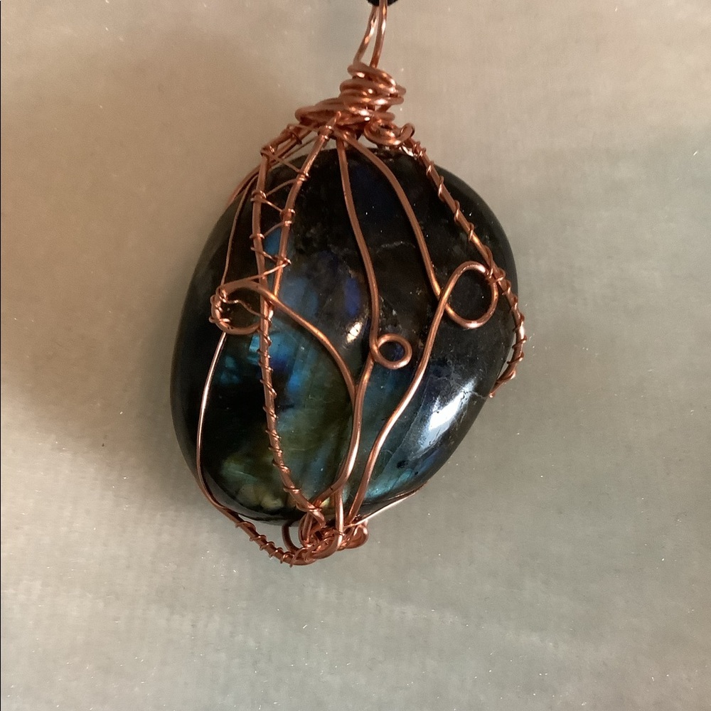 Labradorite Crystal Rope Neckline - Picture 6 of 10